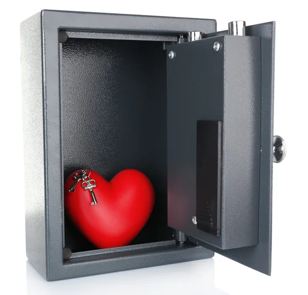 Corazón decorativo con llave en caja fuerte aislada en blanco —  Fotos de Stock