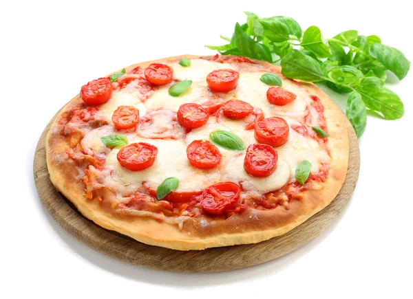 Deliciosa pizza con queso y tomates cherry aislados en blanco — Foto de Stock