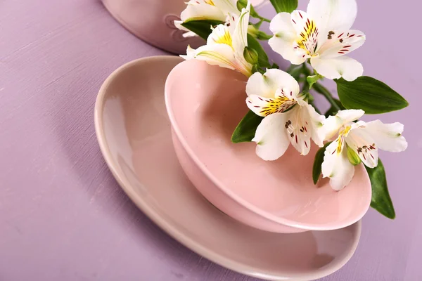 Table setting with flowers, closeup — Stock Photo, Image