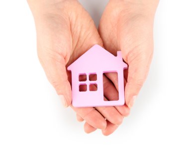 Evin üzerinde beyaz izole model ile eller