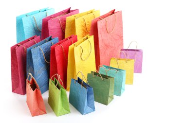 beyaz izole renkli alışveriş kağıt torbalar