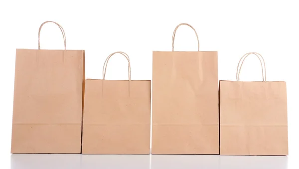Papieren boodschappentassen geïsoleerd op wit — Stockfoto