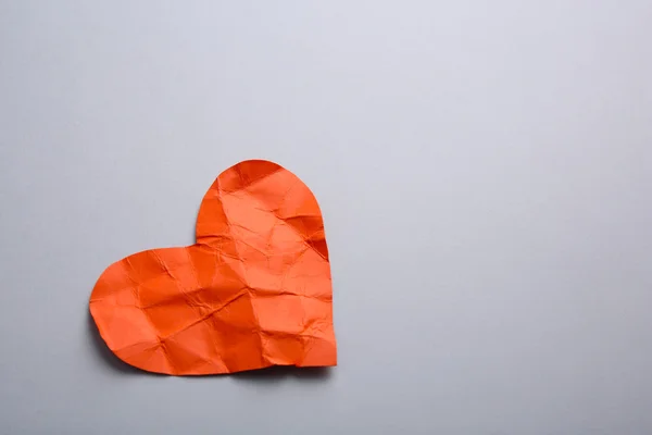 Corazón de papel arrugado — Foto de Stock