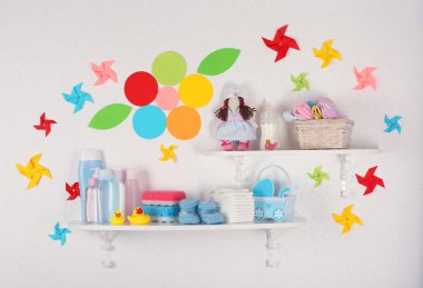 raflar yakın çekim üzerinde bebek aksesuarları