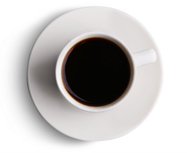 Beyaz üzerine izole edilmiş bir fincan kahve.