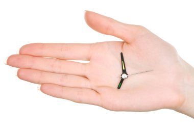Saat okları üzerine beyaz izole tutan el
