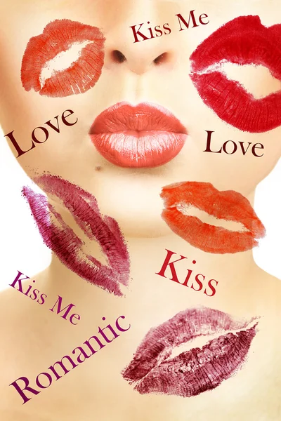 Öpücük vererek bir güzel dudaklar closeup — Stok fotoğraf