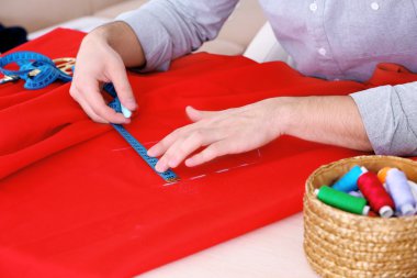 erkek terzi terzi kumaş masaya