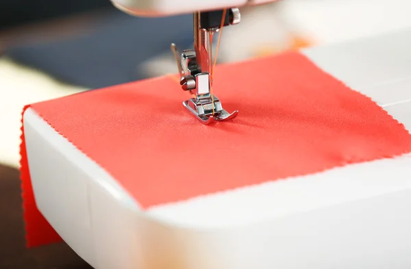 Sewing machine on table close-up — Stock Photo, Image