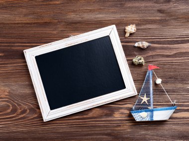 ahşap arka plan üzerinde seyahat yazıt