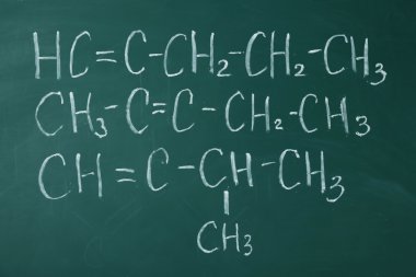 molekül modelleri ve tahta arka plan sayfasındaki formülleri