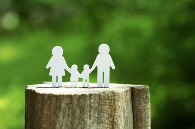 kesme aile arka plan bulanık üzerinde güdük üzerinde