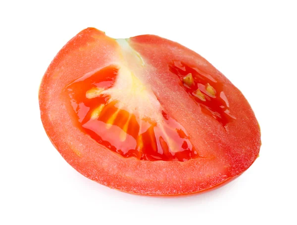 Pedazo de tomate aislado en blanco — Foto de Stock