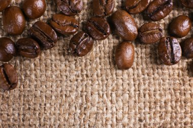 kahve çekirdekleri çul arka plan çerçevesinde