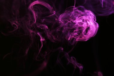 renk koyu arka plan üzerinde maç üzerinden duman