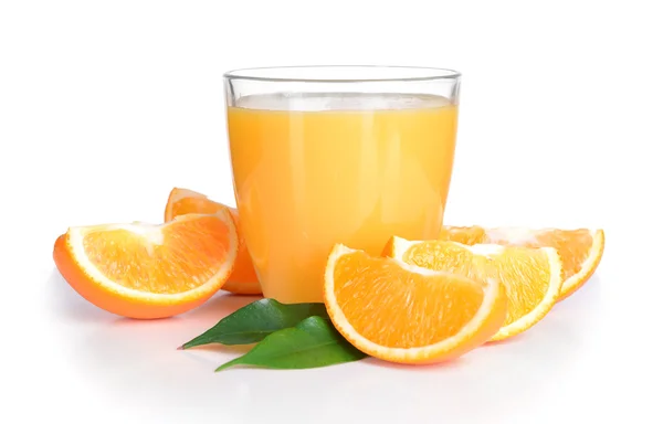 Copo de suco de laranja isolado em branco — Fotografia de Stock