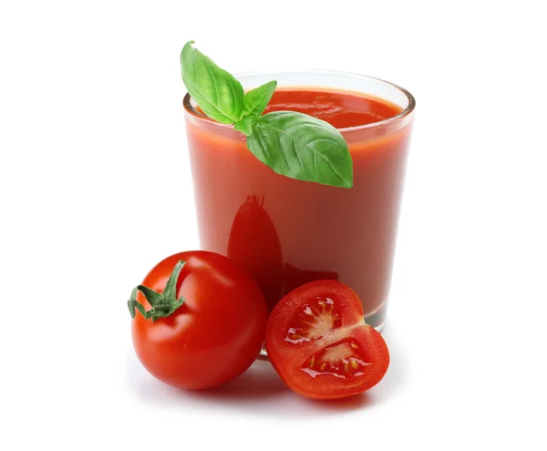 Vaso de jugo de tomate fresco aislado en blanco —  Fotos de Stock