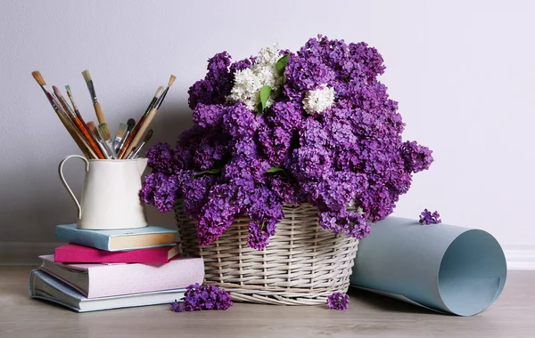 Schöne fliederfarbene Blüten — Stockfoto