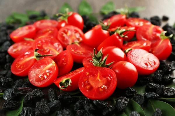 Tomates cherry con pasas —  Fotos de Stock