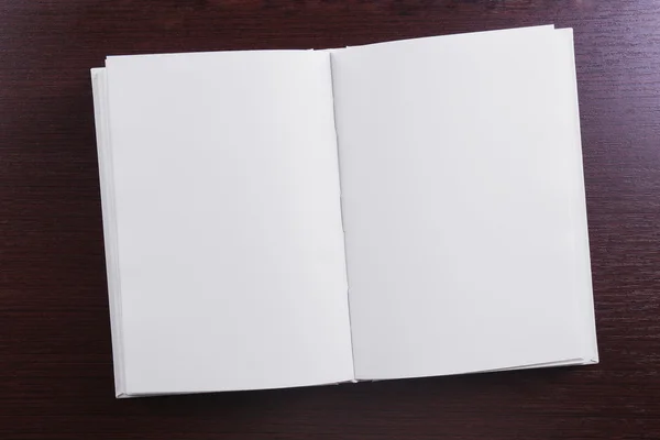 空白の開いている本 — ストック写真