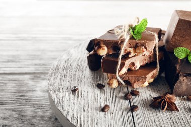 Baharatlı çikolatadan ahşap arka plan ayarla