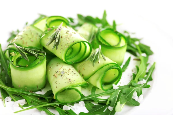 Plate of green salad with cucumber, arugula and rosemary, closeup — Stock Photo, Image