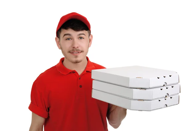 与纸板比萨盒上白色孤立的送货员 — 图库照片