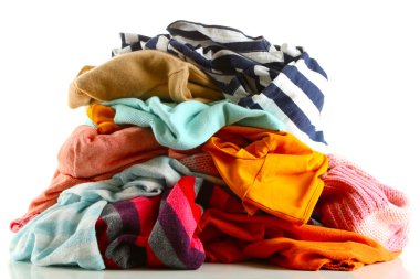 farklı kıyafetler yığını