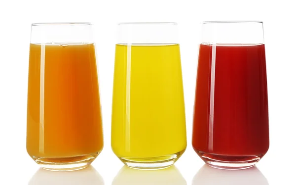 Verres de jus différents isolés sur blanc — Photo