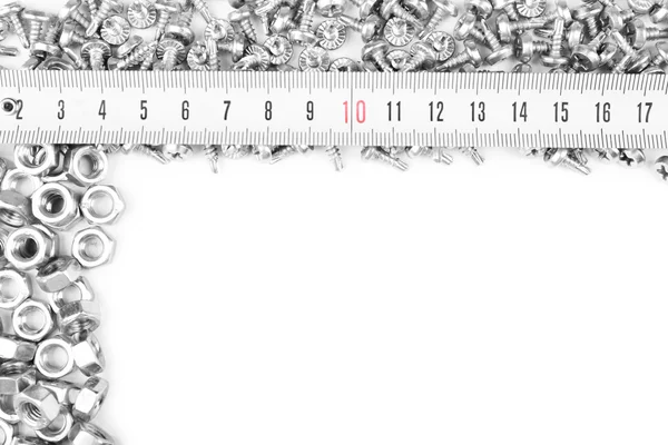 Beyaz izole vida çerçeve, fındık ve yuvalı eğri somun anahtarları — Stok fotoğraf