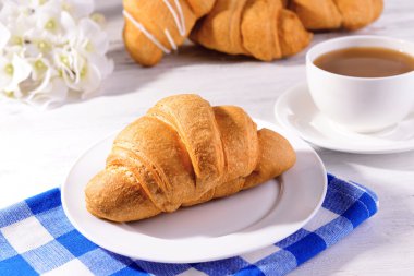 Masada tabakta lezzetli ay çöreği