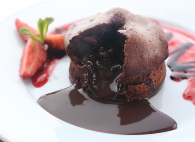 Çilek ile Çikolatalı fondan