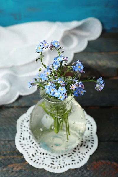 Samenstelling met Forget-me-nots bloemen — Stockfoto