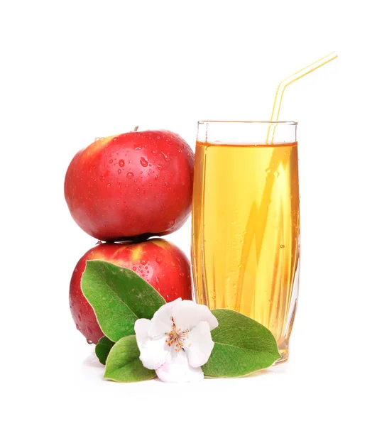 Glass of apple juice and apples — Stock Photo, Image