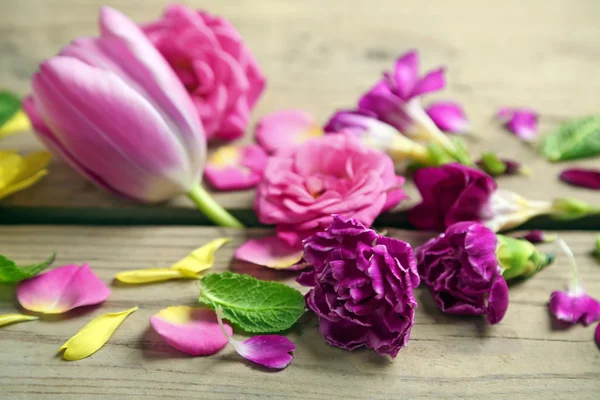 Abstrakt bakgrund med vackra blommor — Stockfoto