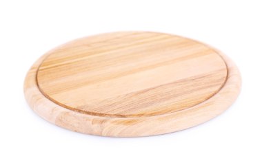 Tahta kesme tahtası beyaz üzerine izole edildi