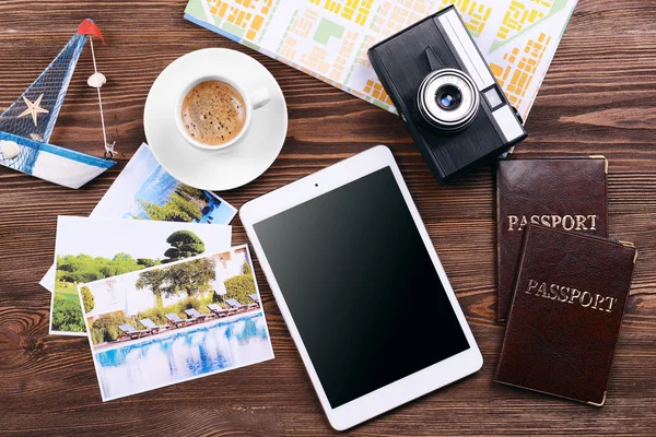 Preparación para el viaje, primer plano del billete de reserva —  Fotos de Stock