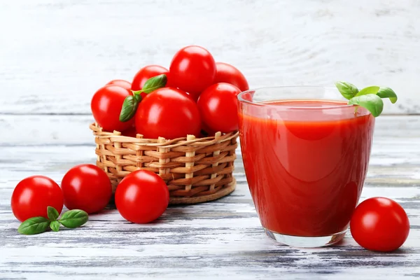 Szklankę soku pomidorowego z warzywami — Zdjęcie stockowe