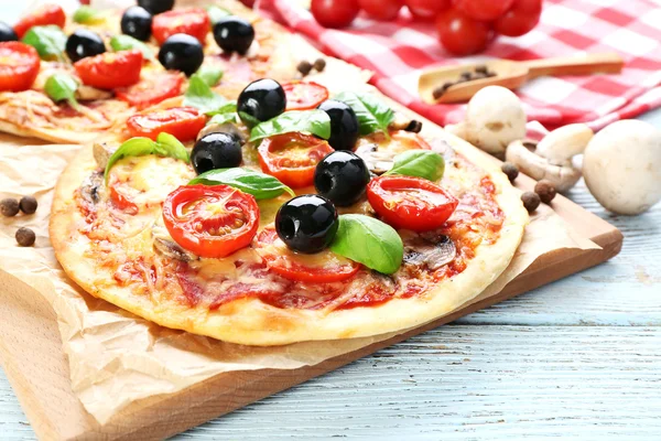 Sabrosa pizza con verduras — Foto de Stock