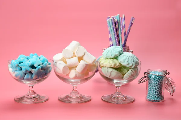 Fluffy candies in glassware — Stock Photo, Image