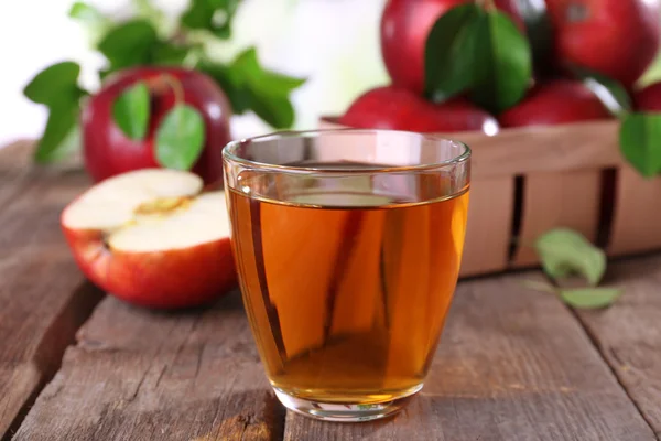 Vaso de zumo de manzana — Foto de Stock