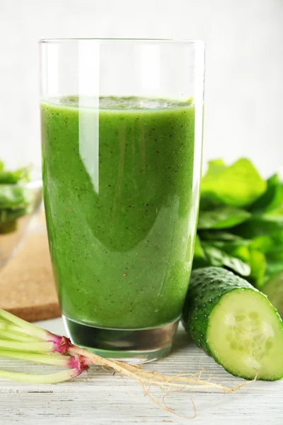 Hälsosam grön smoothie — Stockfoto