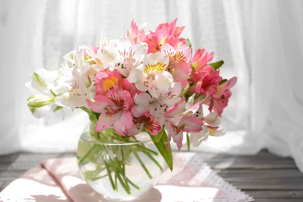 Beautiful bright bouquet — Stock Photo, Image