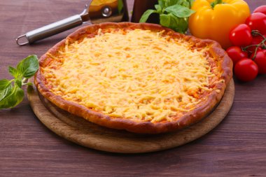 masada sebzeli peynirli pizza yakın çekim