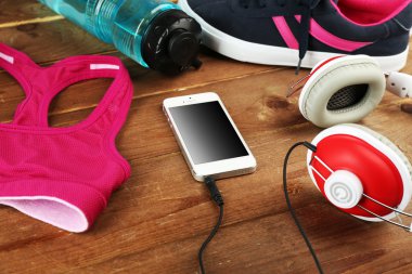 spor ayakkabı ve giyim