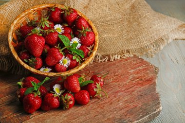 Kırmızı olgun çilek