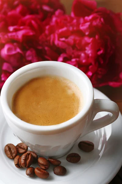 Composition with cup and peony flowers — Stock Photo, Image