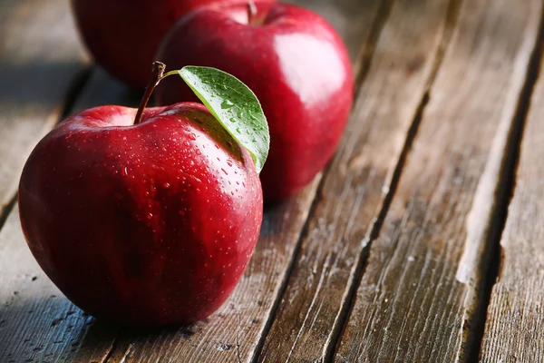 Ripe red apples — Stock Photo, Image