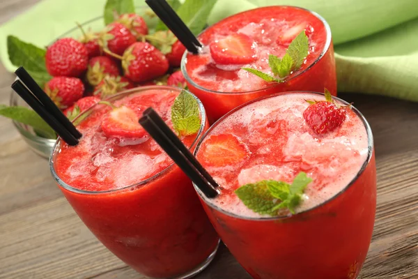 Glasses of strawberry smoothie — Stock Photo, Image