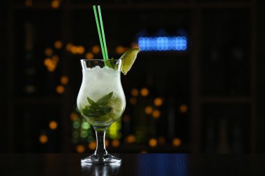 arka plan bar kokteyller bardak